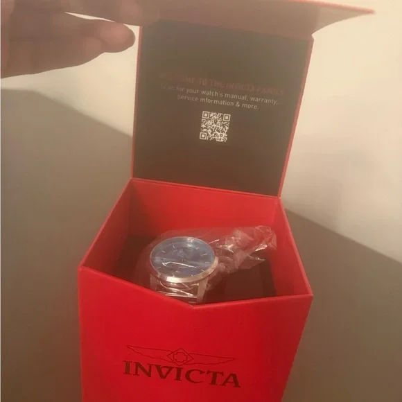 Invicta Silver Watch with Yellow Tag - Picture 6 of 8